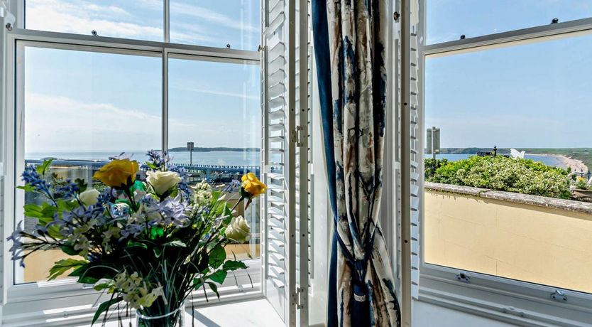 Photo of 2 Bed in Tenby