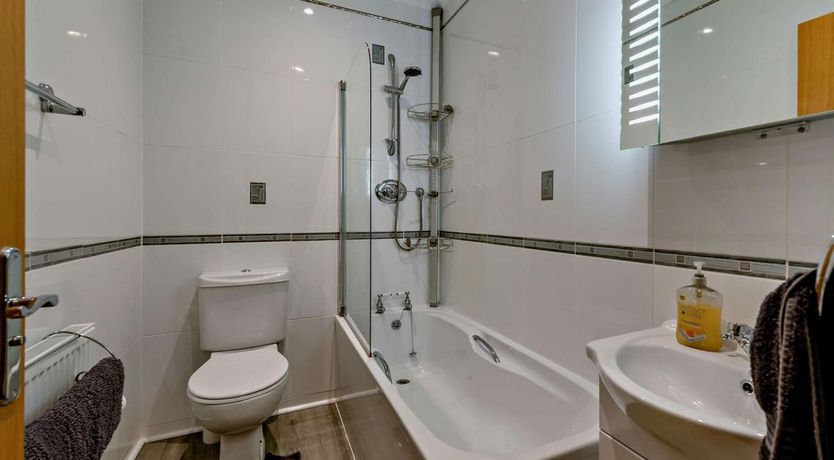 Photo of 2 Bed in Tenby