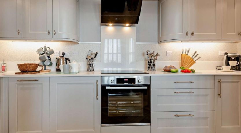 Photo of 2 Bed in Tenby