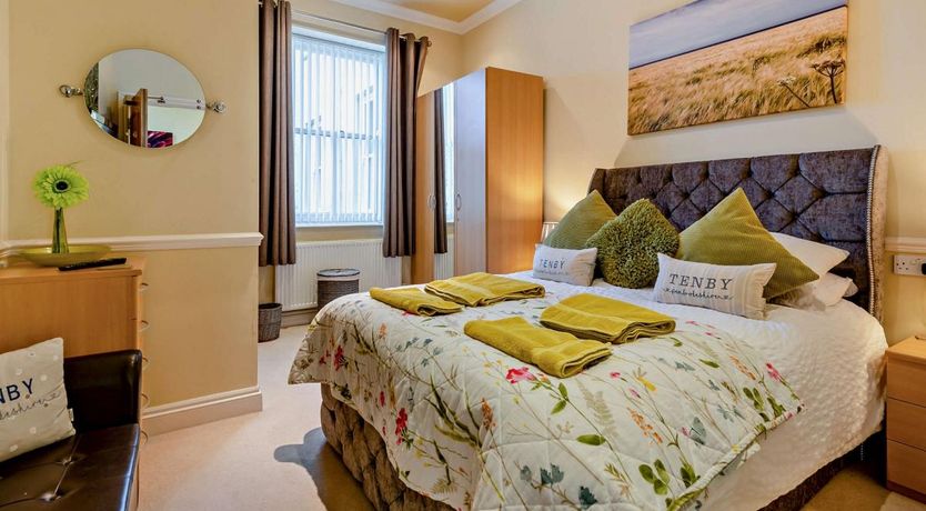 Photo of 2 Bed in Tenby