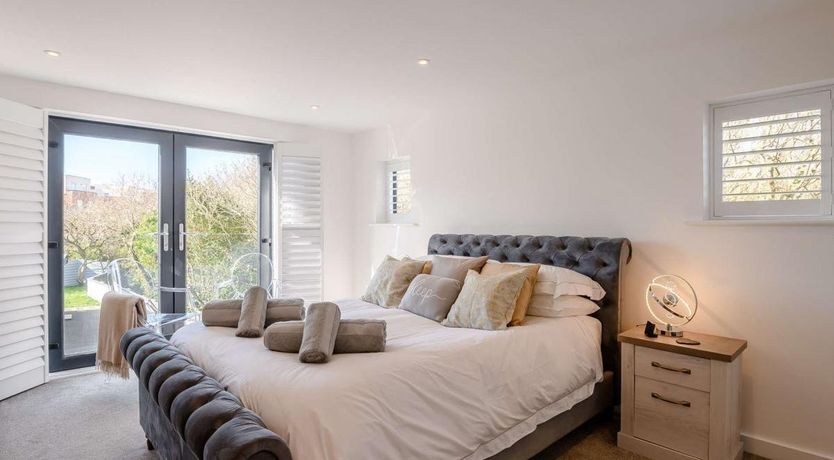 Photo of 4 Bed in Milford on Sea