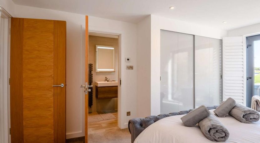 Photo of 4 Bed in Milford on Sea