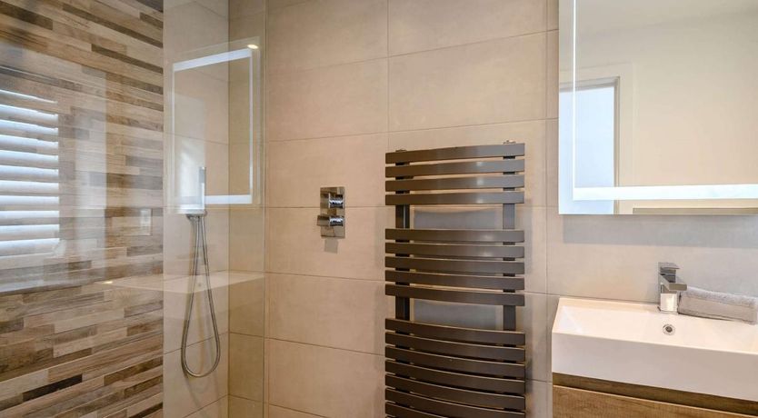 Photo of 4 Bed in Milford on Sea