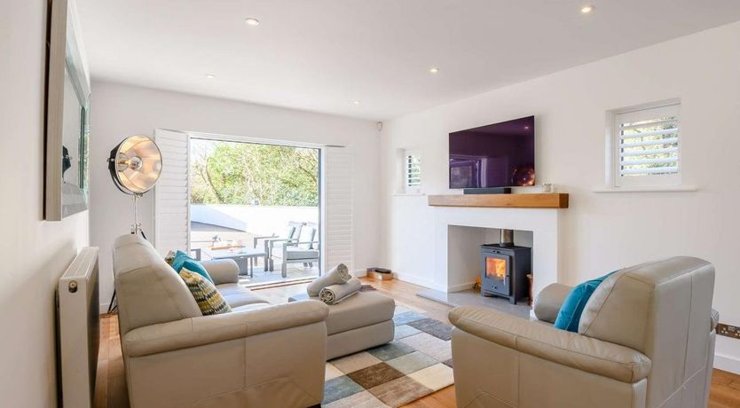 Photo of 4 Bed in Milford on Sea