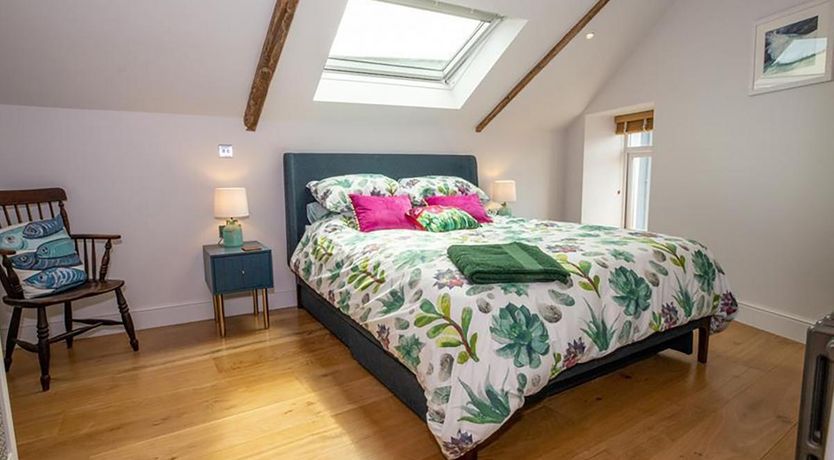 Photo of 1 Bed in Tenby