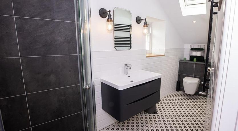 Photo of 1 Bed in Tenby