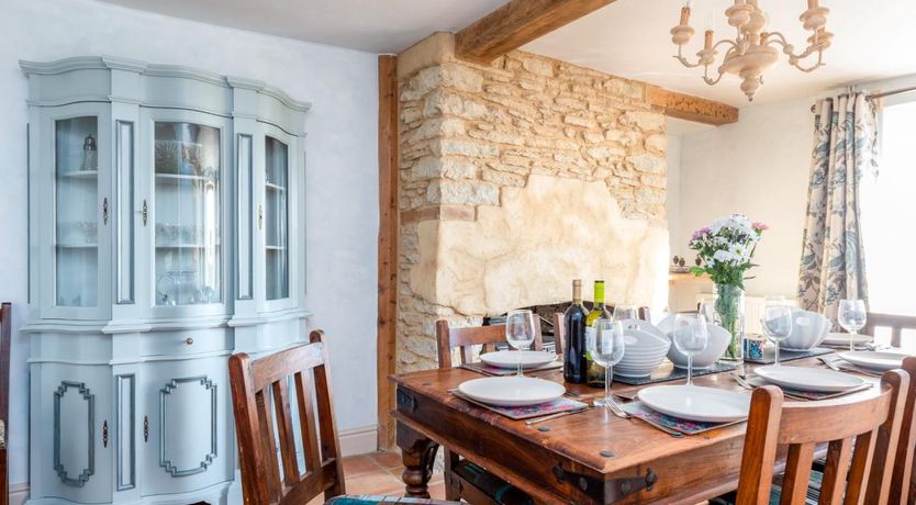 Photo of 4 Bed in Gillingham