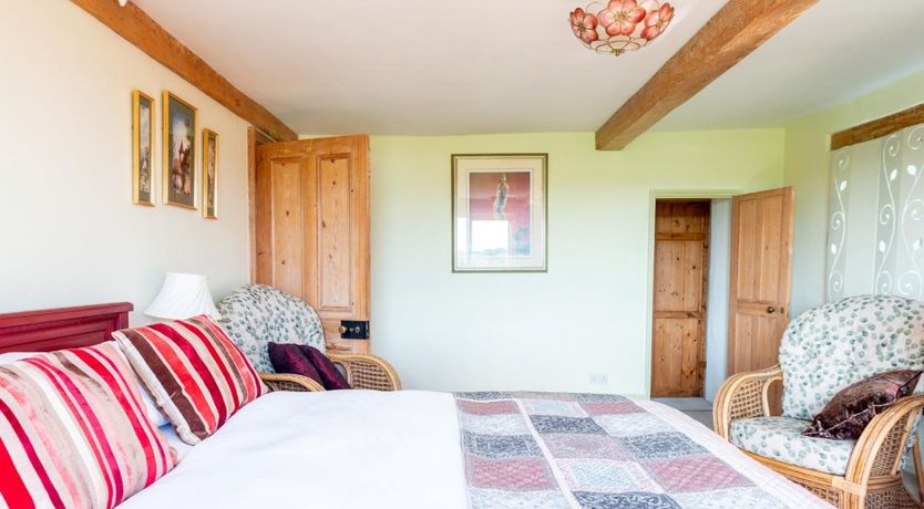 Photo of 4 Bed in Gillingham