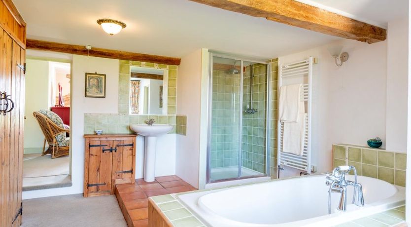 Photo of 4 Bed in West Stour