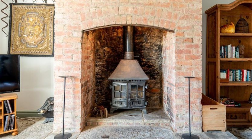 Photo of 4 Bed in West Stour