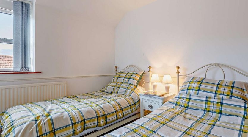 Photo of 3 Bed in Haselbury Plucknett