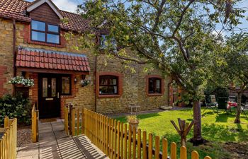 in Haselbury Plucknett (83943) Holiday Cottage