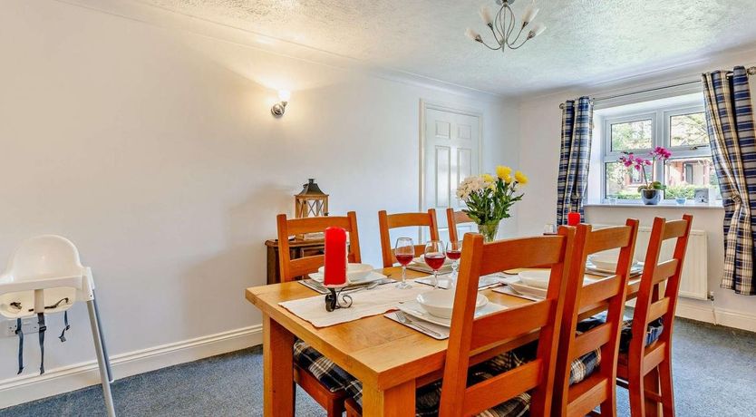 Photo of 3 Bed in Haselbury Plucknett