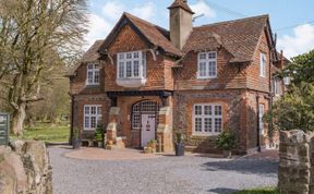 Photo of 4 Bed in Minehead