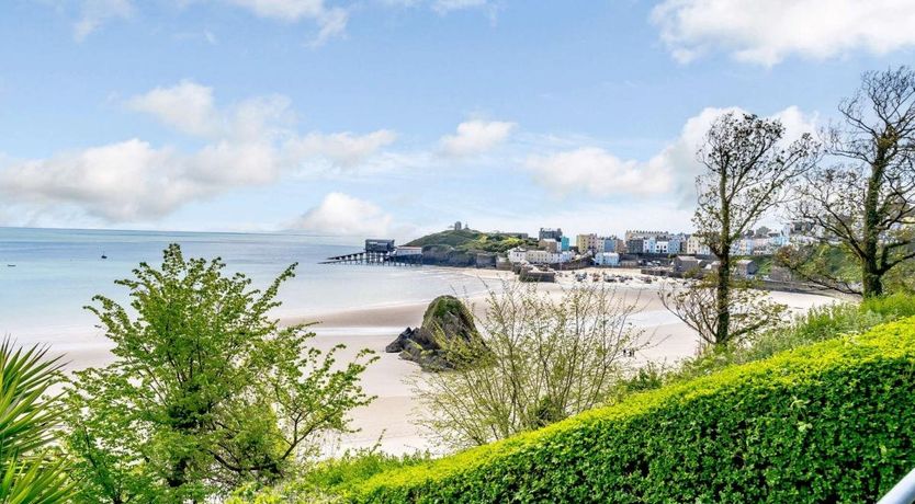 Photo of 3 Bed in Tenby