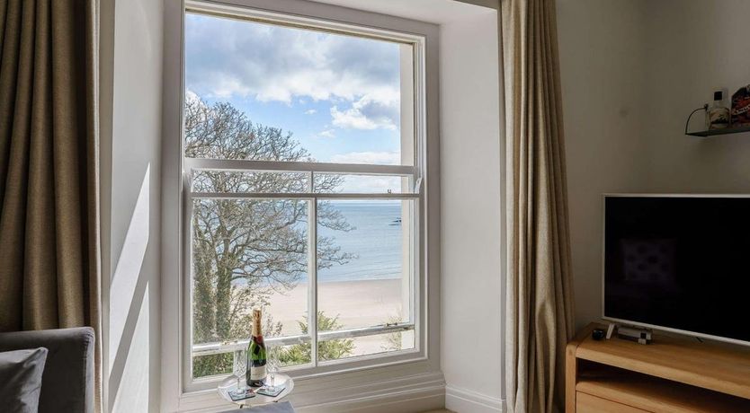 Photo of 3 Bed in Tenby