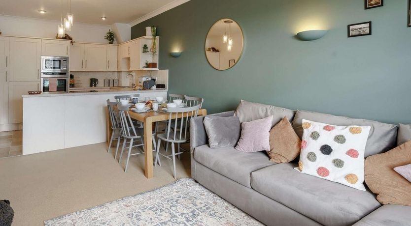 Photo of 3 Bed in Tenby