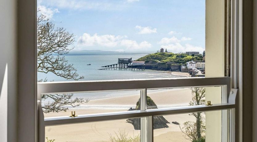 Photo of 3 Bed in Tenby