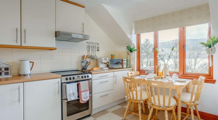 Photo of 5 Bed in Fearnan