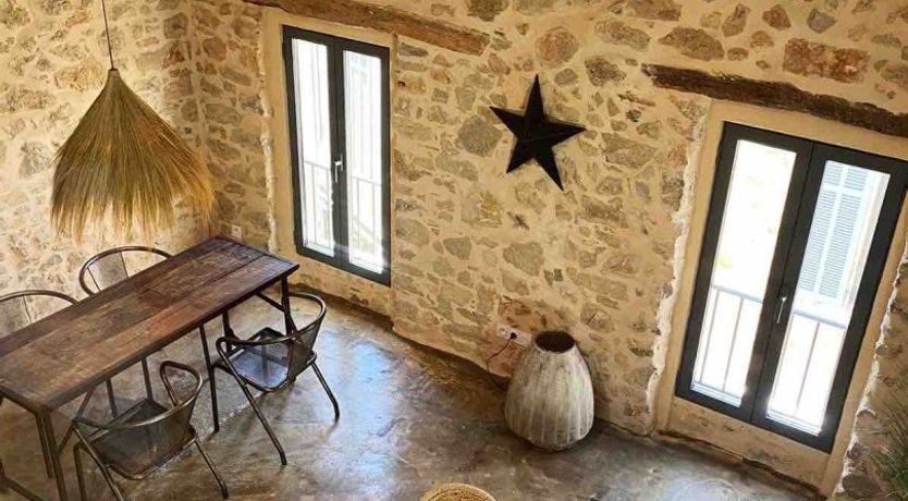 Photo of The May Rose