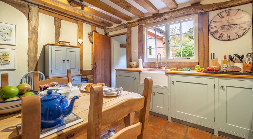 Photo of Ruffle Collar