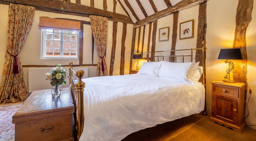 Photo of Ruffle Collar