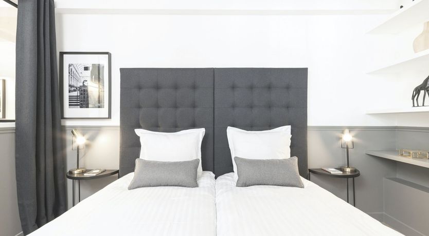 Photo of Les Philosophes