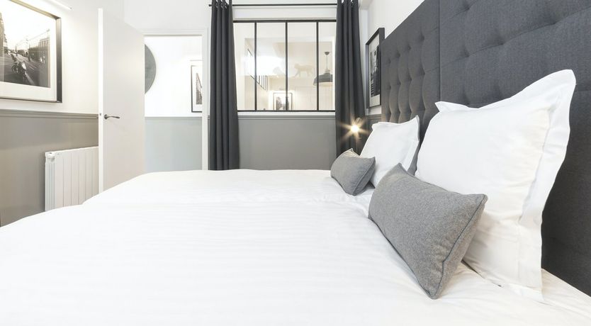 Photo of Les Philosophes