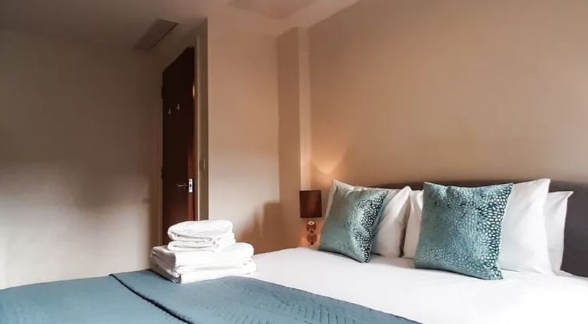 Photo of Lambs Passage