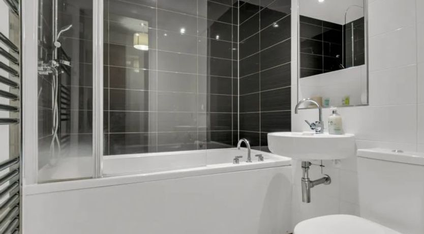 Photo of Lambs Passage