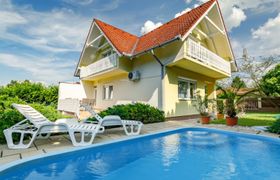Edina Holiday Home