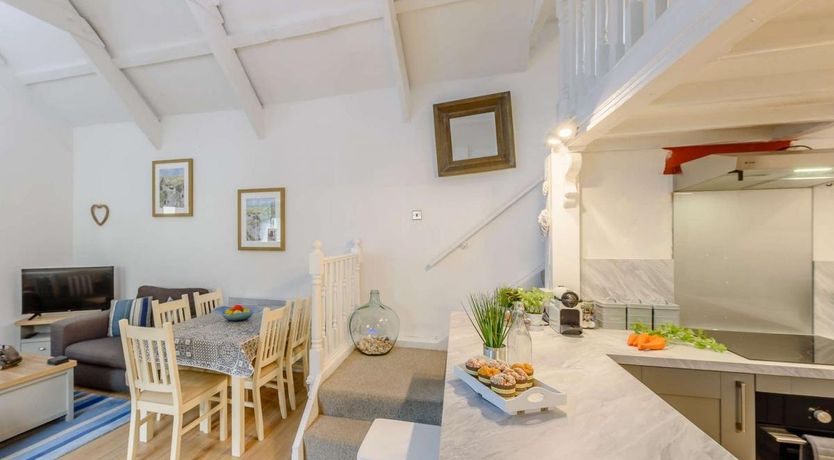 Photo of 2 Bed in Tenby