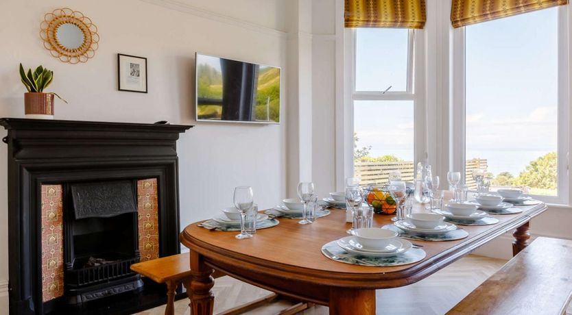 Photo of 6 Bed in Ilfracombe