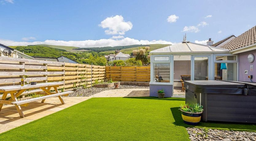 Photo of 3 Bed in Fairbourne