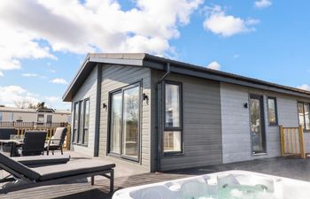 Acorn Lodge Holiday Cottage
