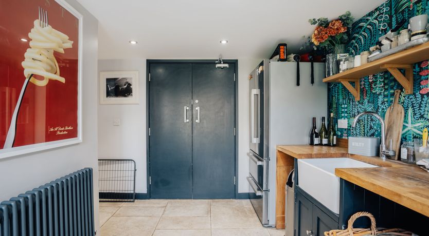 Photo of Thatched Roof Romance