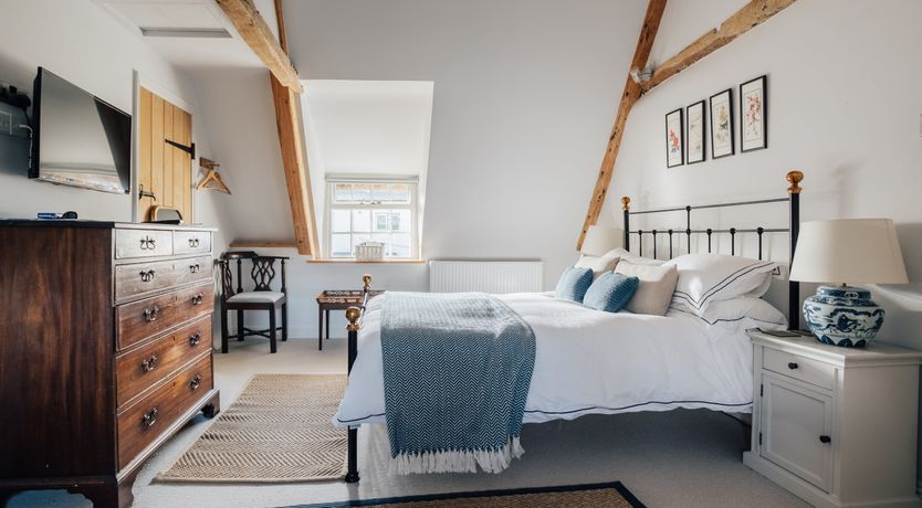 Photo of Thatched Roof Romance