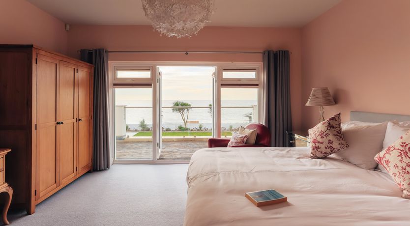 Photo of Queen of Queens