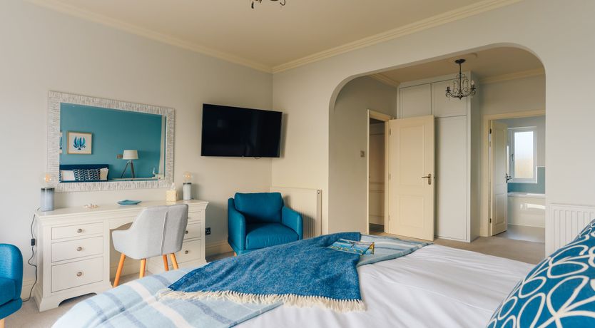 Photo of Queen of Queens