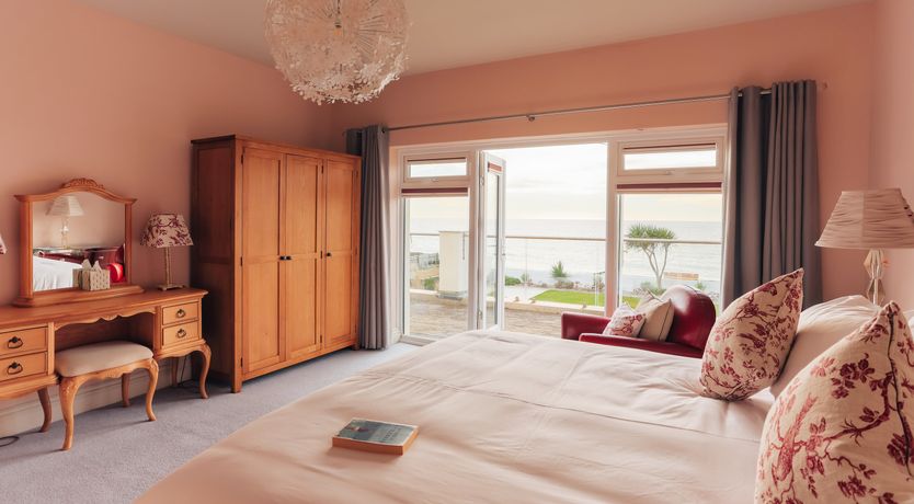 Photo of Queen of Queens