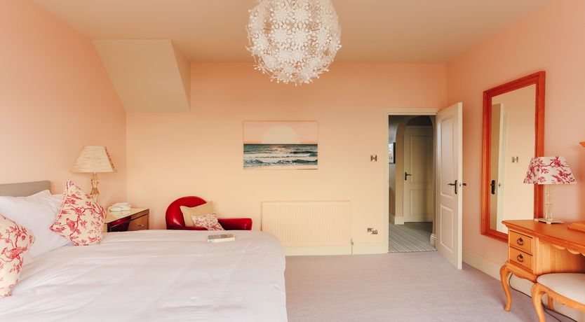 Photo of Queen of Queens