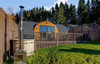 1 Bed in Kirriemuir Holiday Cottage