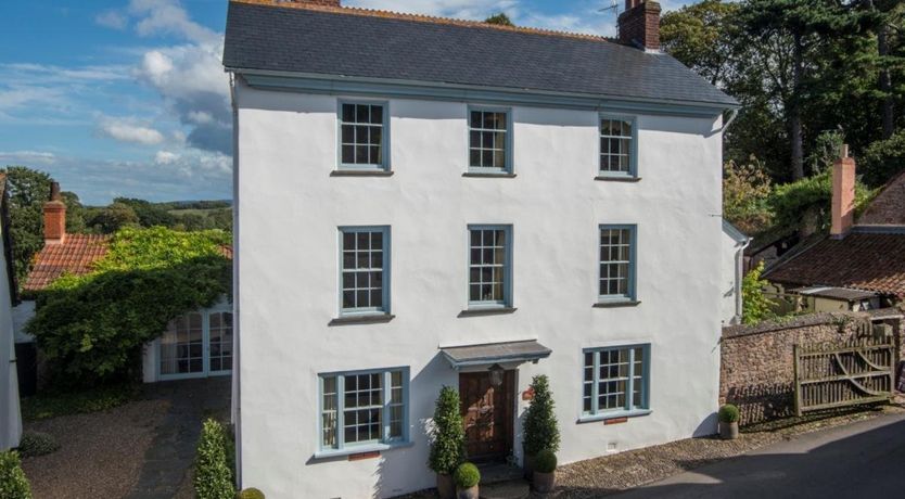 Photo of 5 Bed in Dunster