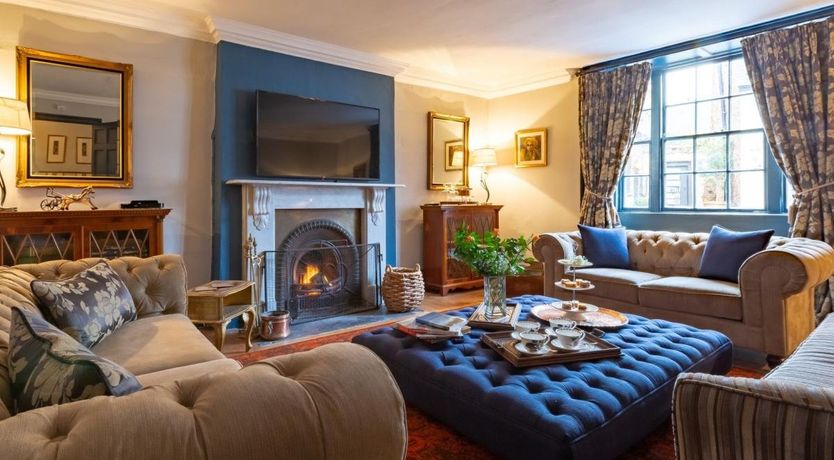 Photo of 5 Bed in Dunster