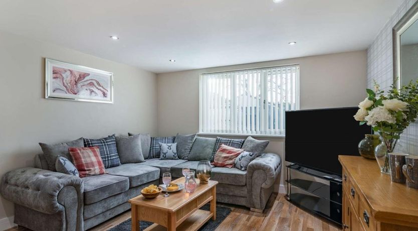 Photo of 2 Bed in Newport