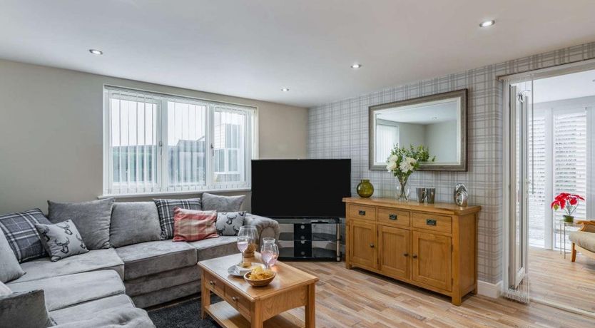 Photo of 2 Bed in Newport