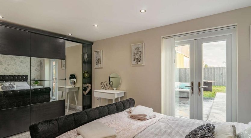 Photo of 2 Bed in Newport