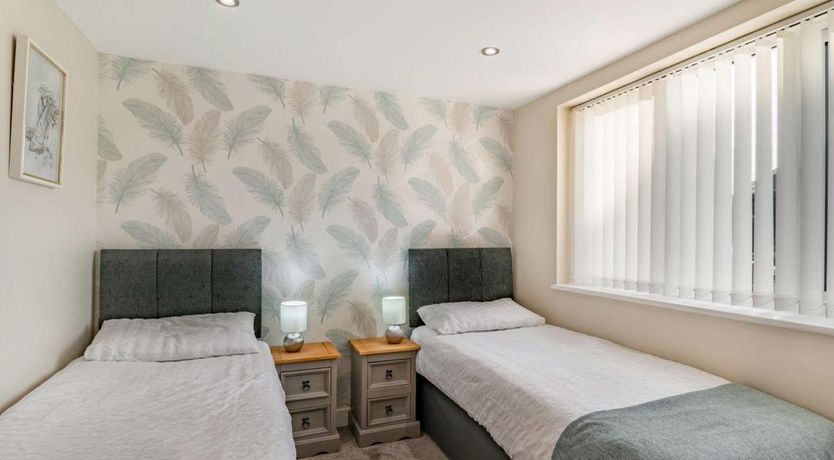 Photo of 2 Bed in Newport