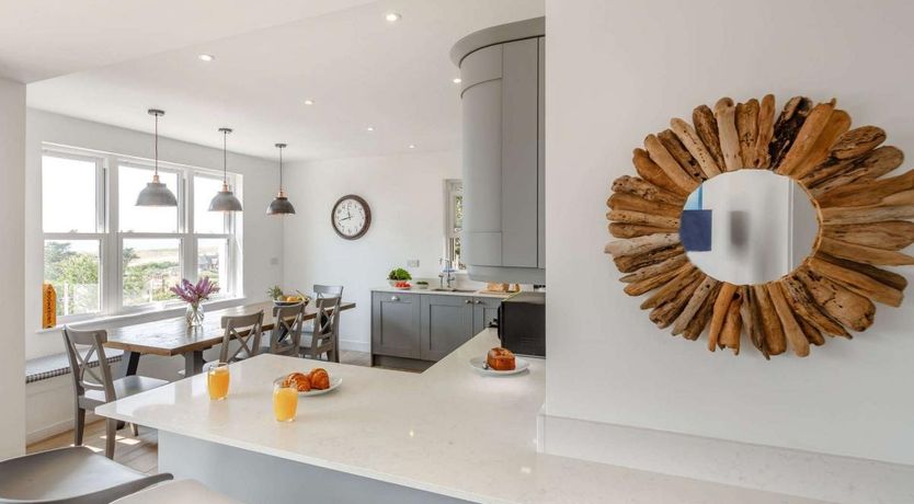 Photo of 4 Bed in Aberdovey