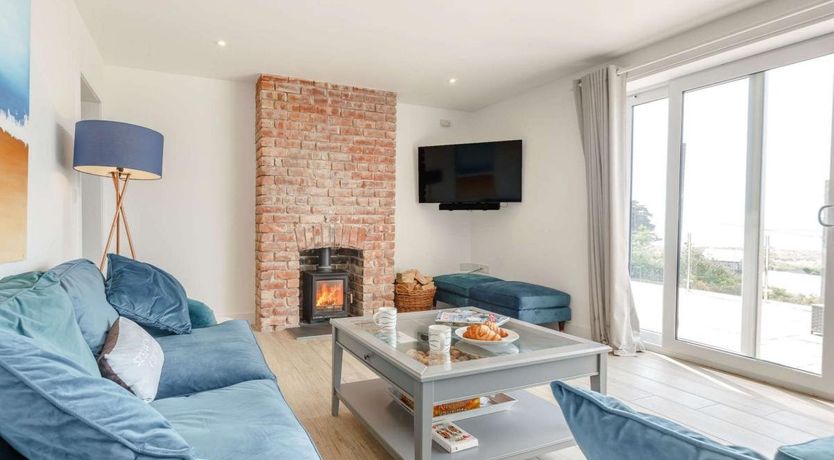 Photo of 4 Bed in Aberdovey